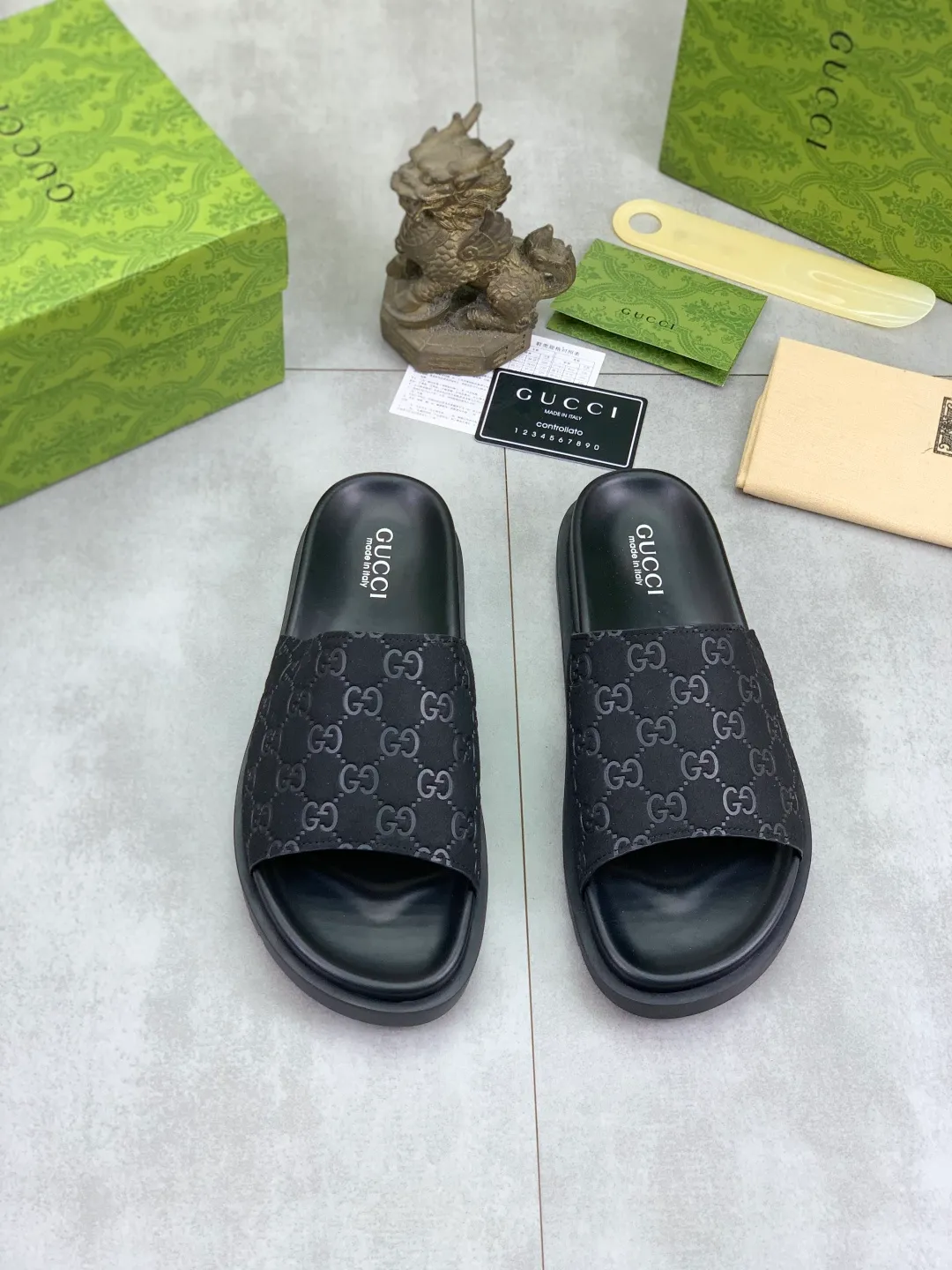 Men's Men's Shoes💰P320💰[New Style]🎁🎁🎁 High-quality GUCCI new casual slippers for the Year of the Snake, original official website, perfect workmanship, transmitting a kind of noble luxury, sublimating its definition of luxury in Gucci's high-end extraordinary craftsmanship. Original Gucci double G combination outsole, code number: 38-44 (45 customized)